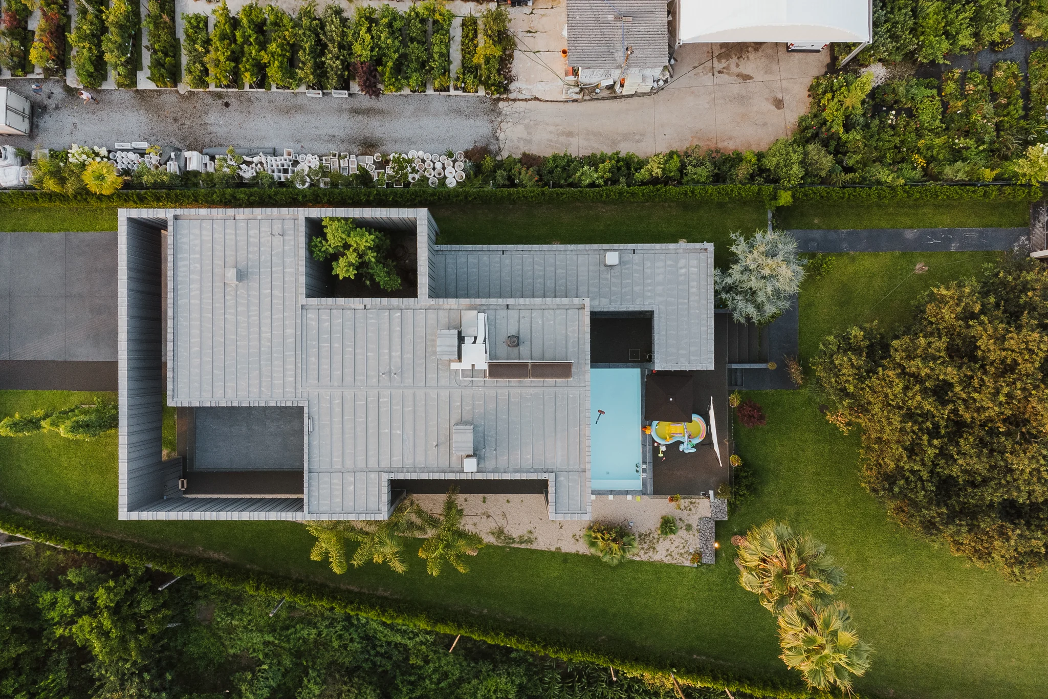 ZN12 House: vista aérea da moradia e da cobertura